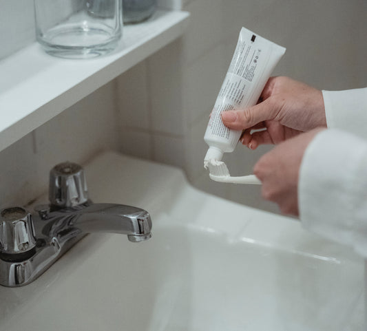 Tooth Sensitivity 101: Understanding and Managing Sensitivity During Teeth Whitening